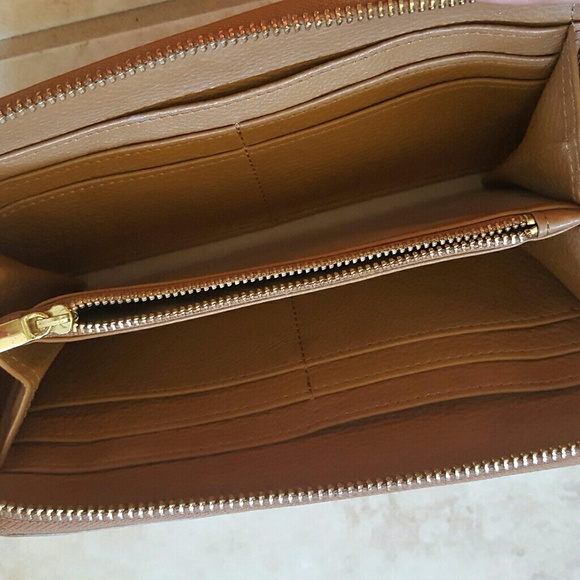 Tory Burch Wallet - Picture 3 of 4